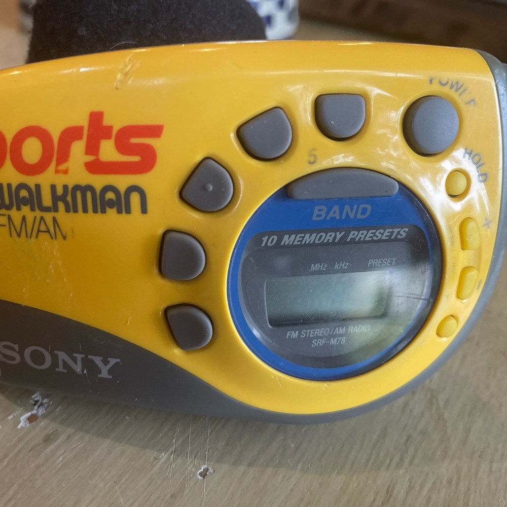 Vintage Sony Walkman Sports AM/FM With 10 Memory Presets